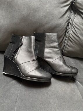 TOMS Desert Wedge High Ankle Boots - Women 10